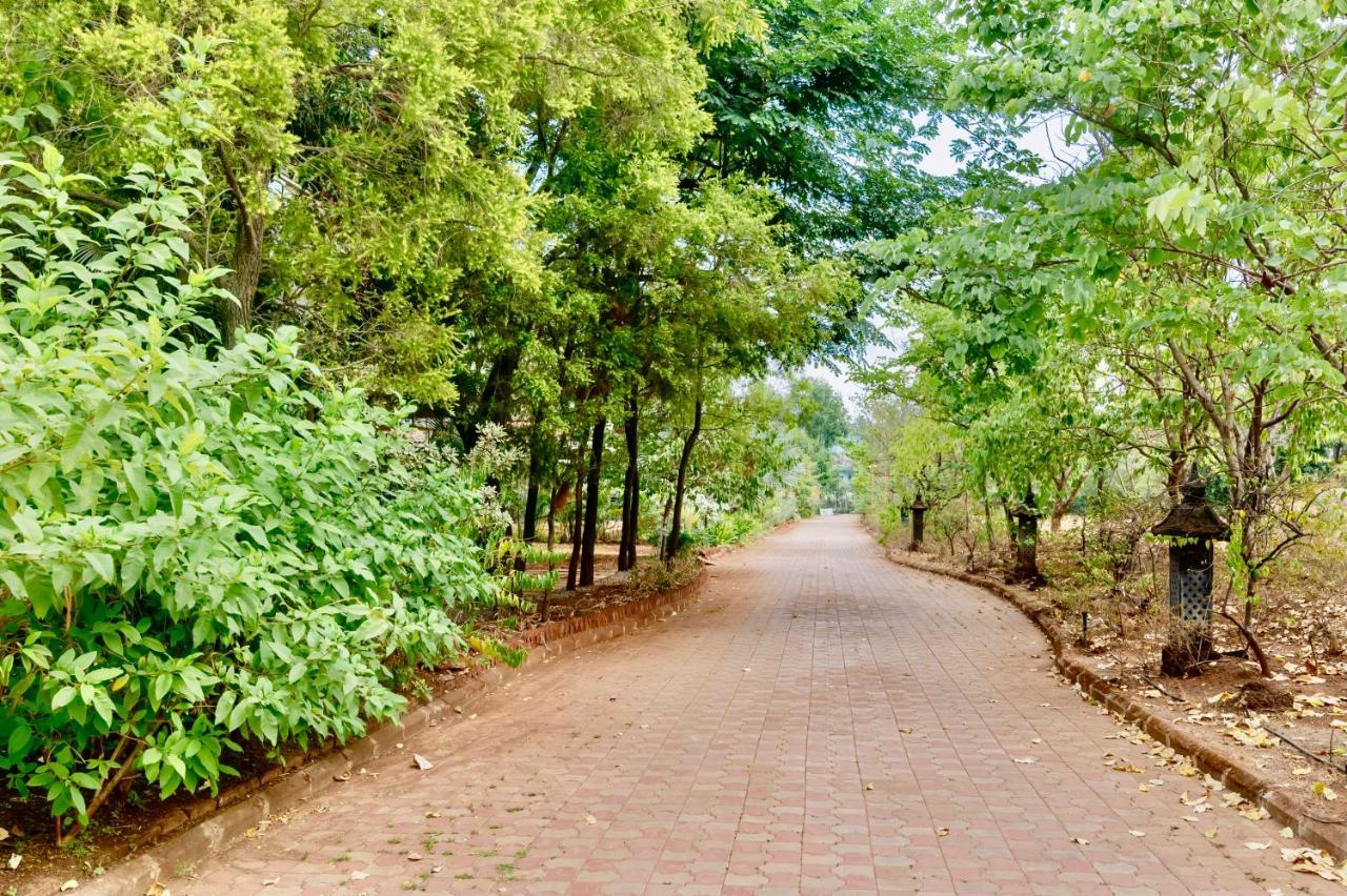 Saffronstays Boulevard Rockhouse - Pool Villa With Amazing Nature Views Lonavala Luaran gambar